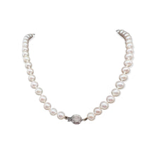 Load image into Gallery viewer, Pearl Necklace
